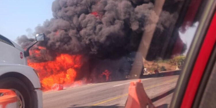 Para evitar accidentes mortales, se deben atender las señales de precaución en autopistas y carreteras