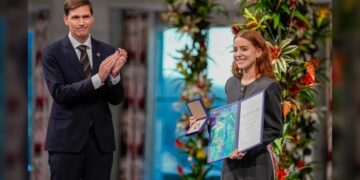¡Hija de María Corina Machado recibe el Nobel de la Paz!