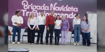 Apapachan AVA y María a las familias de Higuerillas con la ‘Brigada Navideña Transformando Familias’