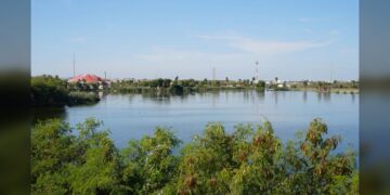 Autoridades de NLD atienden avistamiento de cocodrilo en el Laguito y el Arroyo El Coyote