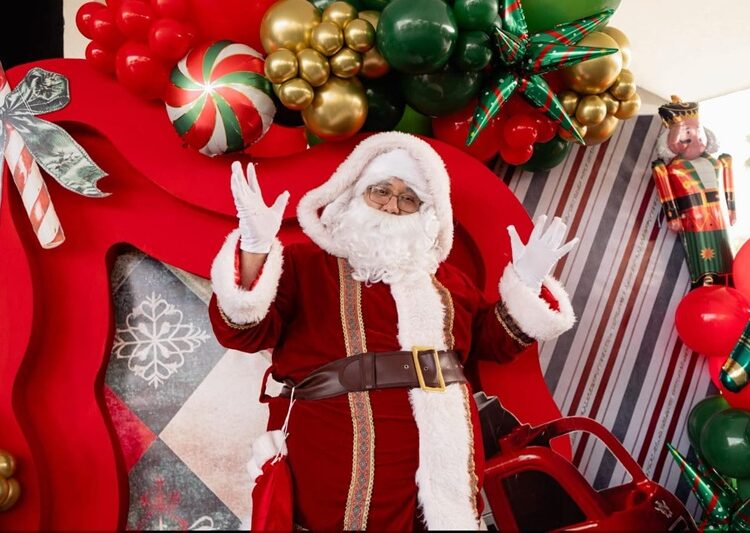 Beto Granados asiste a la posada de los hijos del ‘Heroico Cuerpo de Bomberos’