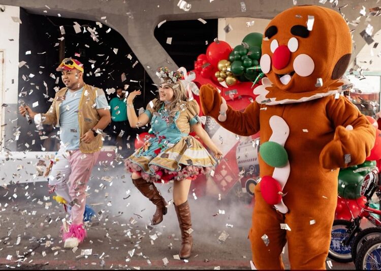 Beto Granados asiste a la posada de los hijos del ‘Heroico Cuerpo de Bomberos’