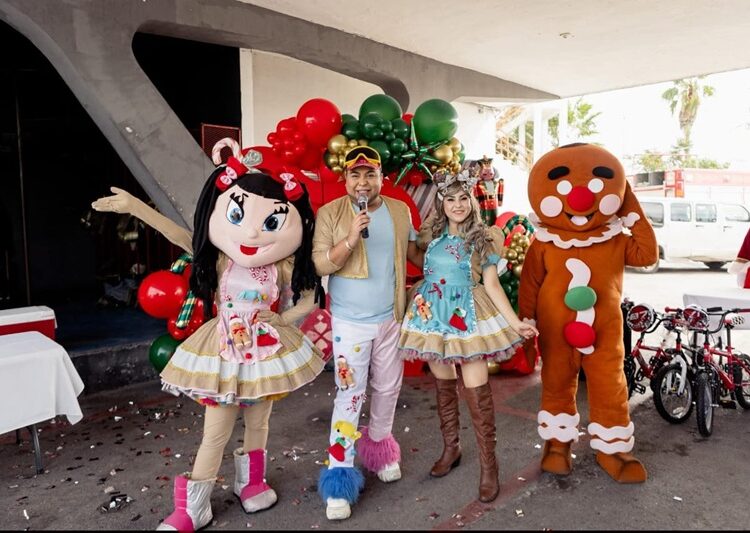 Beto Granados asiste a la posada de los hijos del ‘Heroico Cuerpo de Bomberos’