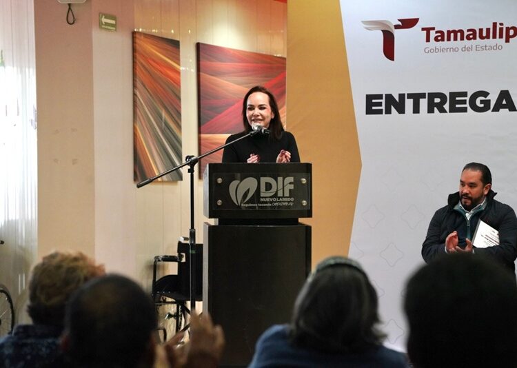 Carmen Lilia y DIF entregan aparatos funcionales y sillas de ruedas para personas con discapacidad