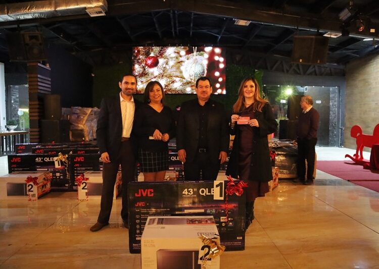 Celebra FDCSV su posada navideña y reconoce el esfuerzo de su comunidad universitaria