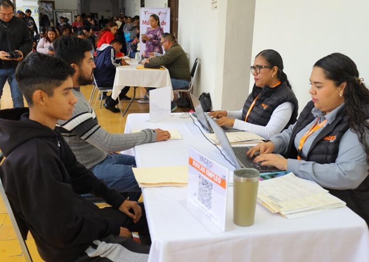 Cierran Municipio y sector empresarial el 2025 ofertando empleo en Victoria