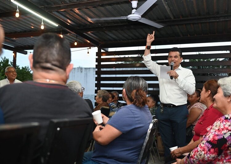 Conviven Lalo y Lucy con familias de la Miguel Alemán