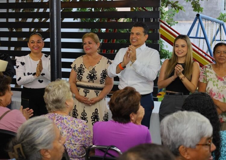 Conviven Lalo y Lucy con familias de la Miguel Alemán