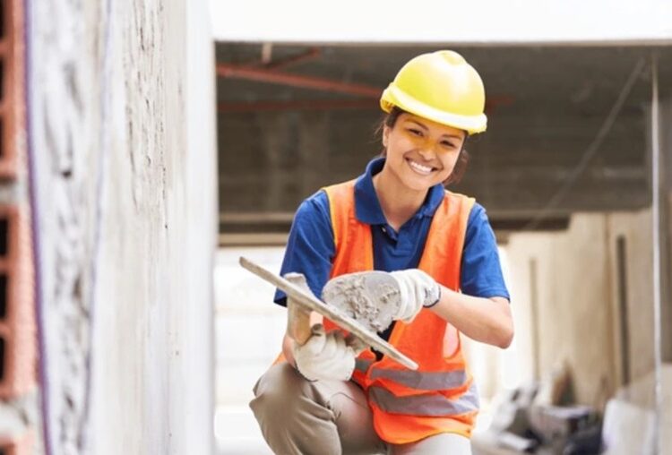 Crece presencia de mujeres en labores de la construcción en Tamaulipas