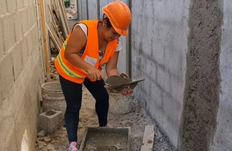 Crece presencia de mujeres en labores de la construcción en Tamaulipas