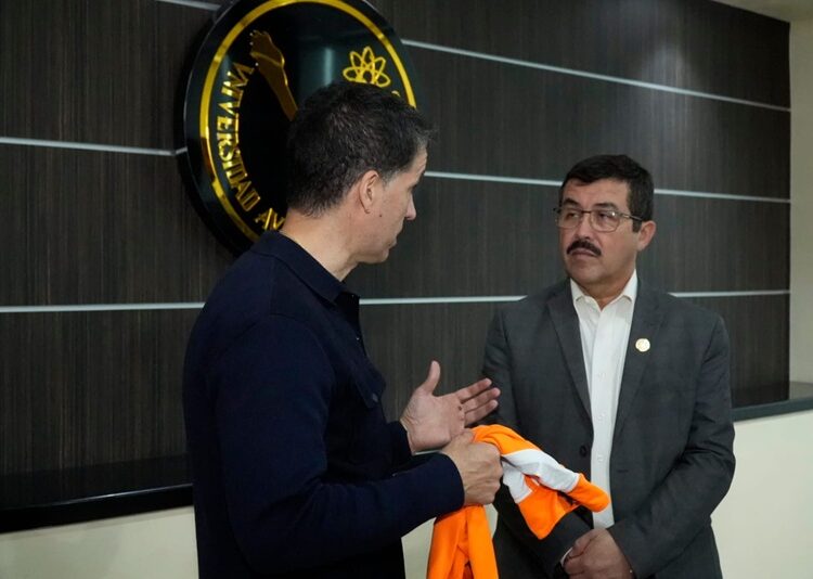 Da rector bienvenida al nuevo DT del Correcaminos UAT