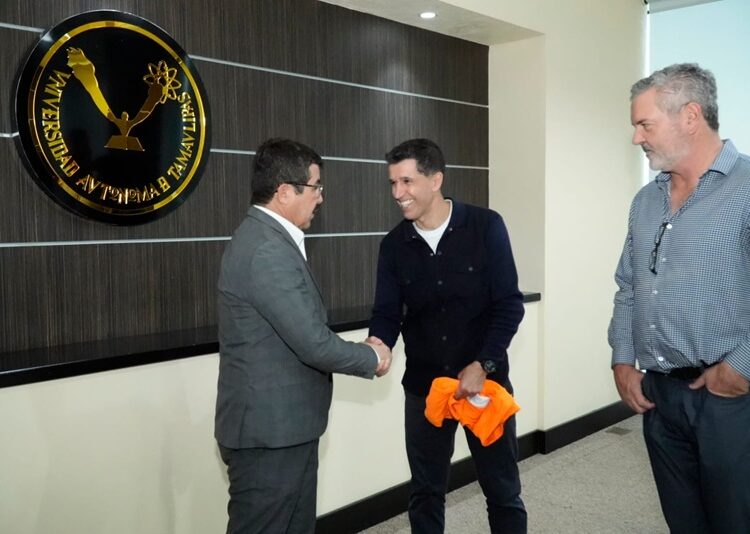 Da rector bienvenida al nuevo DT del Correcaminos UAT