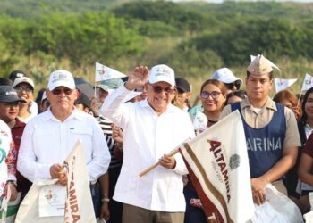Encabeza Armando Martínez jornada de preservación de playa ‘Dunas Doradas’