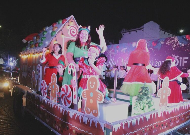 Encabezan AVA y María desfile navideño y el tradicional encendido del pino