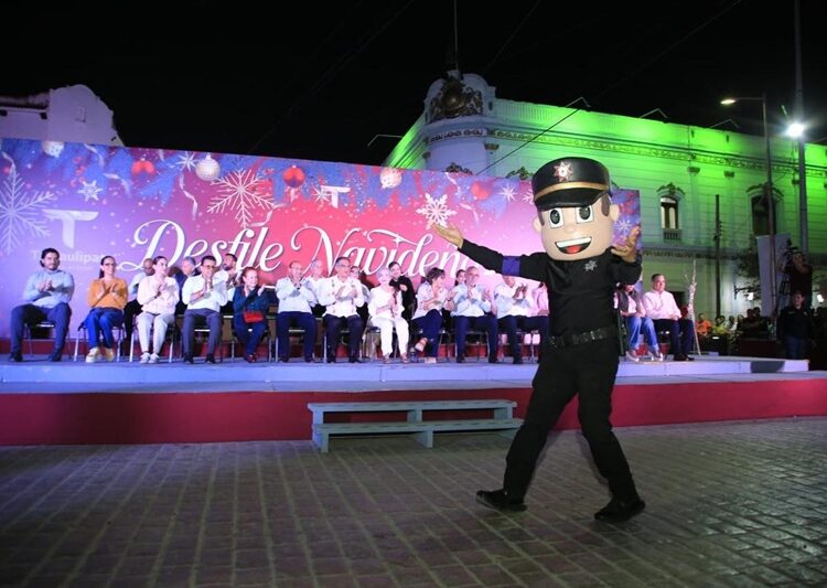 Encabezan AVA y María desfile navideño y el tradicional encendido del pino