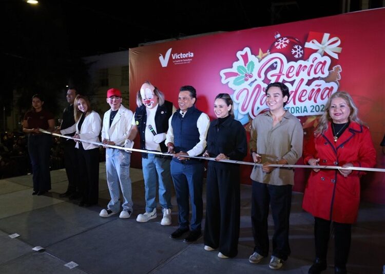 Encienden Lucy y Lalo Gattás fiestas navideñas en la Capital