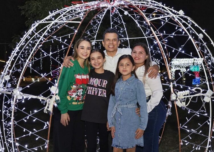 Encienden Lucy y Lalo Gattás fiestas navideñas en la Capital