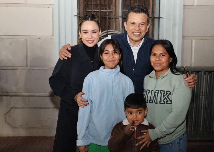 Encienden Lucy y Lalo Gattás fiestas navideñas en la Capital