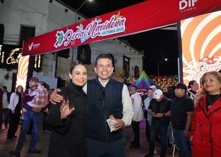 Encienden Lucy y Lalo Gattás fiestas navideñas en la Capital