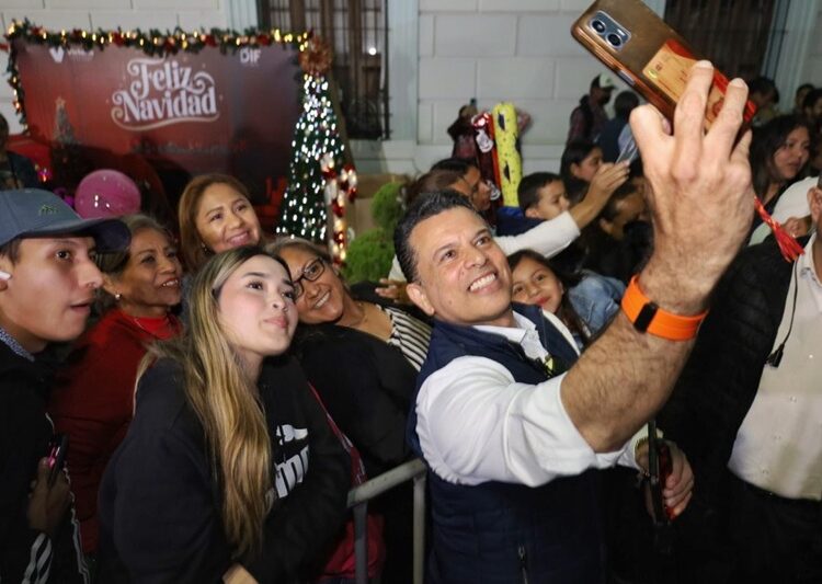 Encienden Lucy y Lalo Gattás fiestas navideñas en la Capital