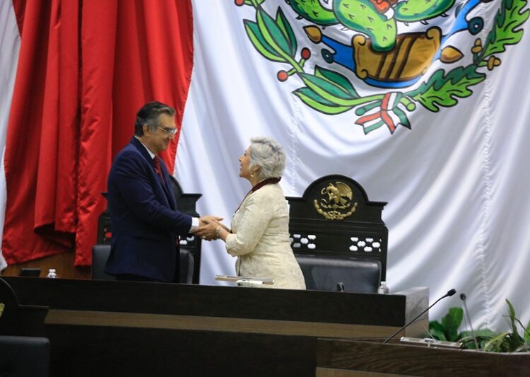 Entrega gobernador Medalla al Mérito “Luis García de Arellano” a Cecilia Imelda Lugo Cruz