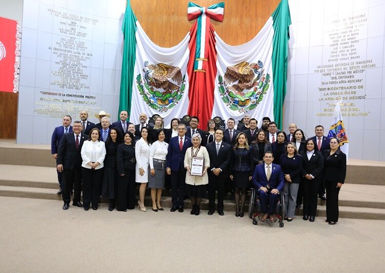 Entrega gobernador Medalla al Mérito “Luis García de Arellano” a Cecilia Imelda Lugo Cruz