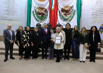 Entrega gobernador Medalla al Mérito “Luis García de Arellano” a Cecilia Imelda Lugo Cruz