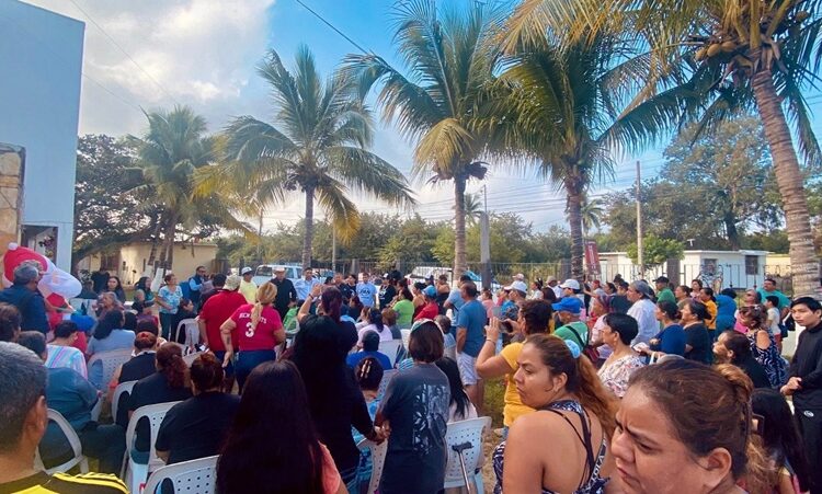 Entrega navideña de alimentos beneficia a 2 mil 500 familias en Altamira