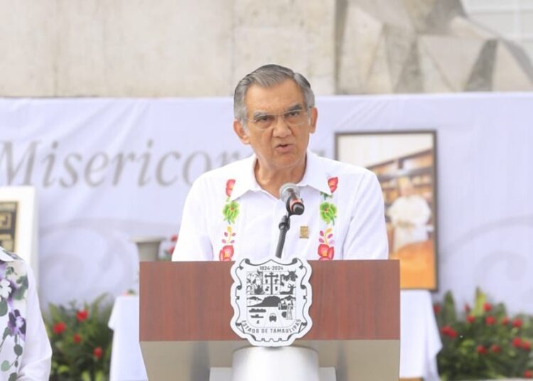 Entregan Américo y María escultura monumental de la Virgen de la Misericordia en ‘El Chorrito’