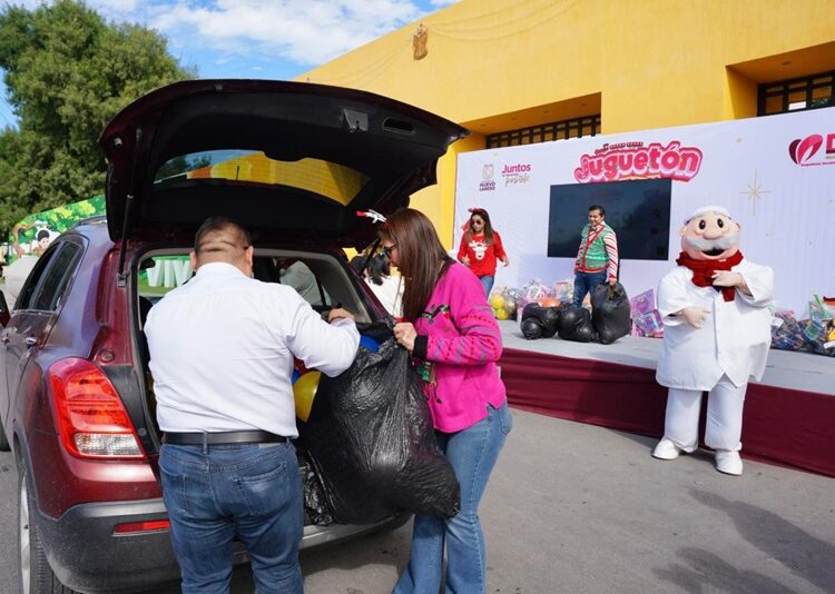Exitosa participación ciudadana en la colecta Drive Thru del “Juguetón 2025”