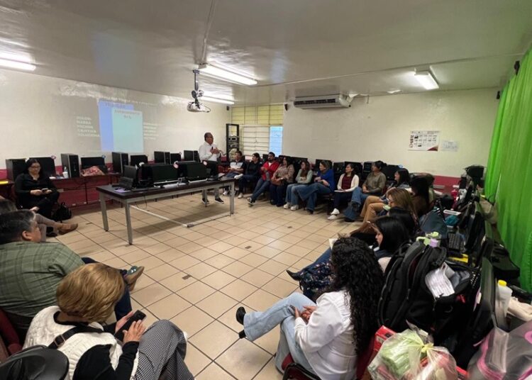 Fortalece SET bienestar docente con taller de desarrollo humano