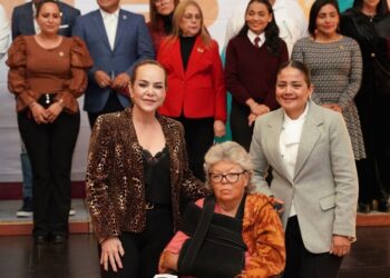 Gobierno de NLD entrega 260 pares de lentes en nueva jornada de apoyo a la salud visual