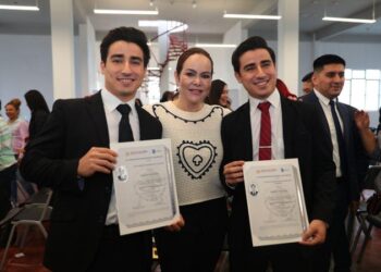 Gobierno de NLD entregará 300 becas de titulación para impulsar a la juventud neolaredense