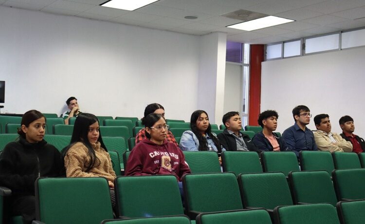 Integran a jóvenes de la UPRR con el sector productivo para potenciar su aprendizaje