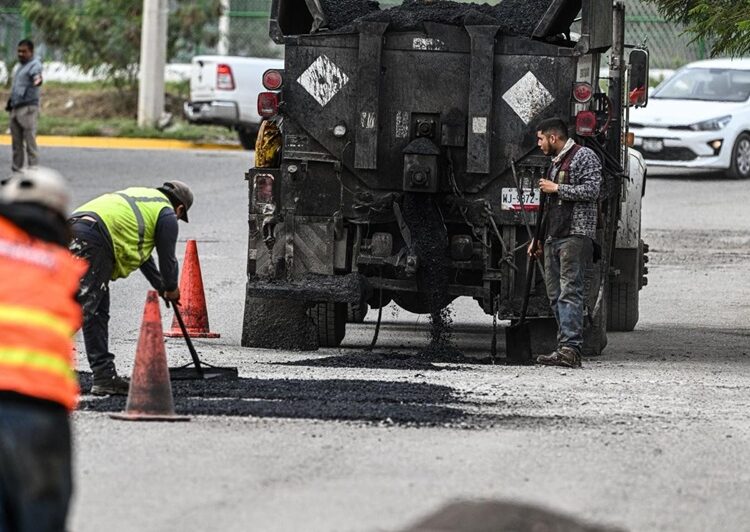 Intensa jornada del ‘Plan Emergente de Bacheo’ en la calle Matamoros