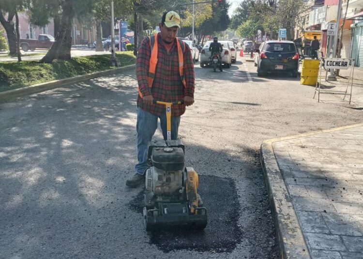 Intensifica Municipio trabajos de bacheo en periodo vacacional