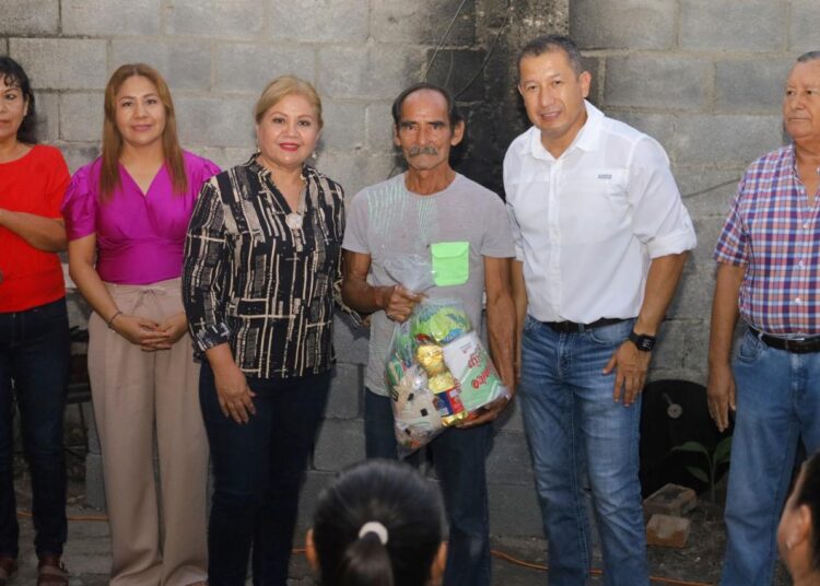 Lleva Municipio apoyo alimentario a vecinos de la colonia Enfermeras