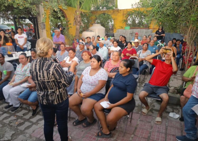 Lleva Municipio apoyo alimentario a vecinos de la colonia Enfermeras