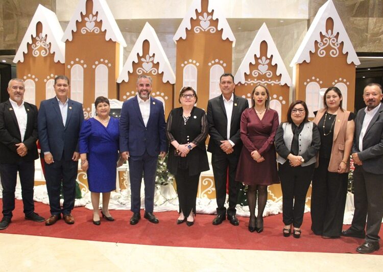 Ofrece la UAT festejo navideño a sus maestros y trabajadores sindicalizados