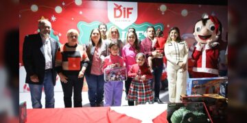Posada navideña lleva alegría a niñas y niños de la colonia Esfuerzo Popular