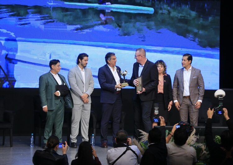 Premia Américo Villarreal a la juventud y al deporte tamaulipeco