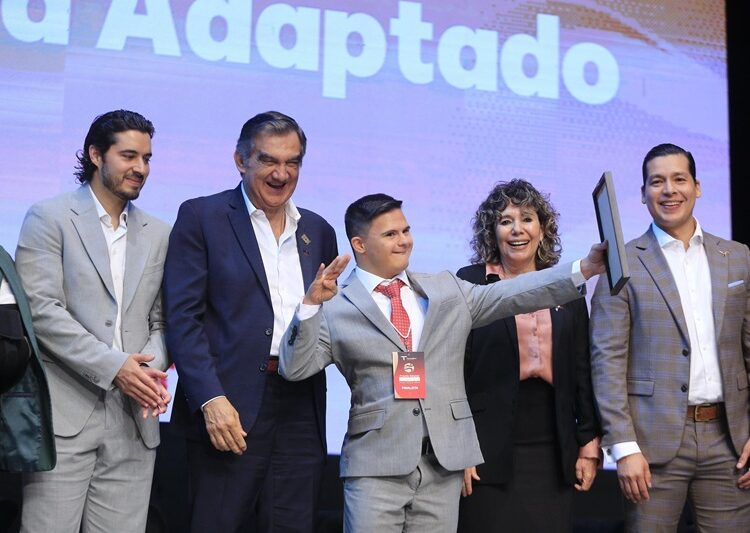Premia Américo Villarreal a la juventud y al deporte tamaulipeco