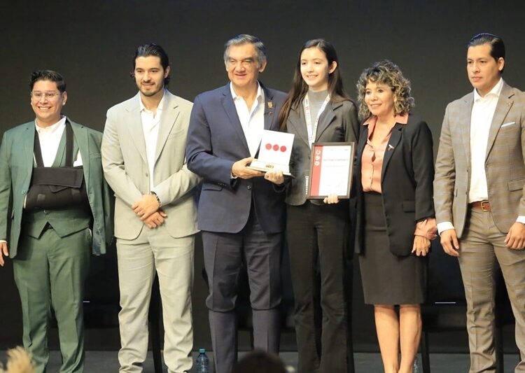 Premia Américo Villarreal a la juventud y al deporte tamaulipeco
