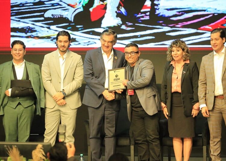 Premia Américo Villarreal a la juventud y al deporte tamaulipeco