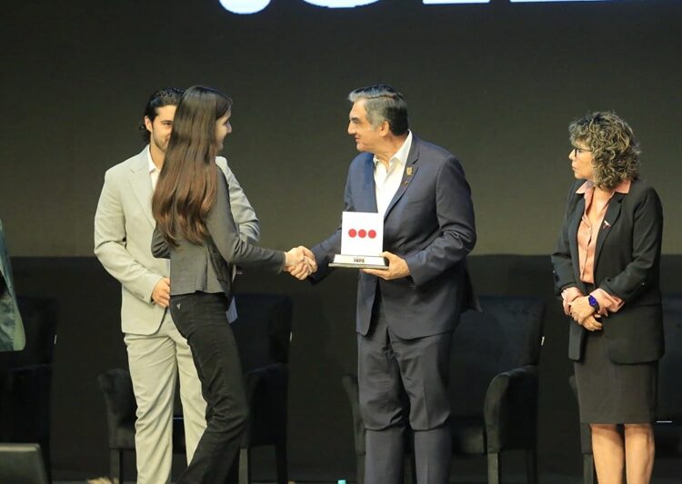 Premia Américo Villarreal a la juventud y al deporte tamaulipeco