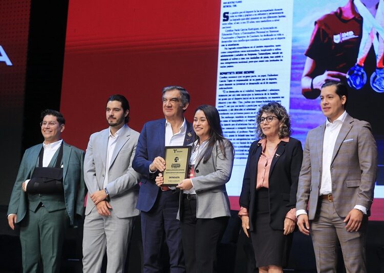 Premia Américo Villarreal a la juventud y al deporte tamaulipeco