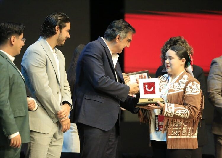 Premia Américo Villarreal a la juventud y al deporte tamaulipeco