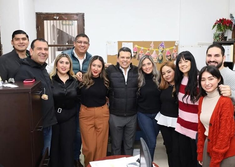 Reconoce y agradece alcalde Lalo Gattás trabajo de personal administrativo