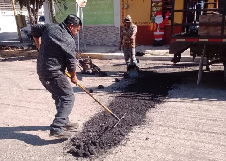 Repara Municipio daños por lluvia en avenida 27 para programar pavimentación