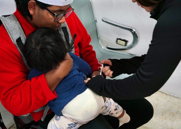 Responden familias a campaña de vacunación del Gobierno de NLD